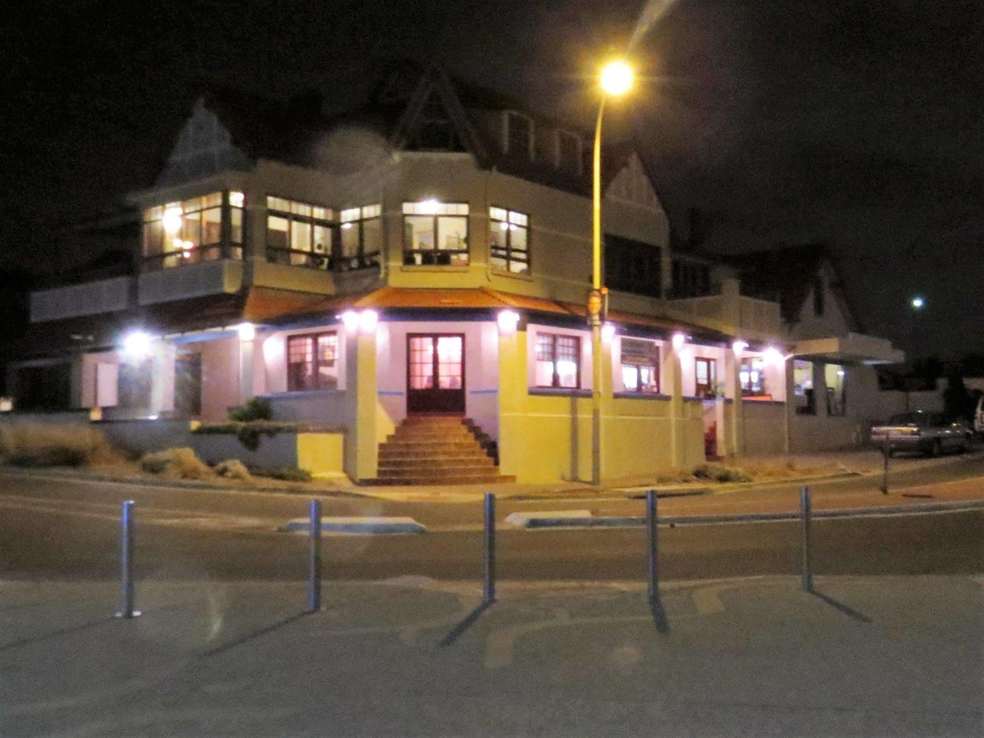 Mccloud House Apartamento Port Noarlunga Exterior foto